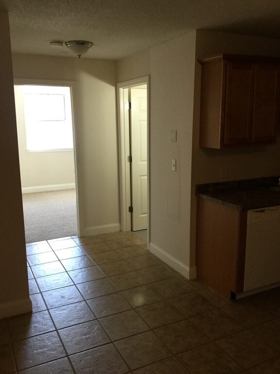 260 Fountain St unit D4, Fall River, MA 02721 - photo 4