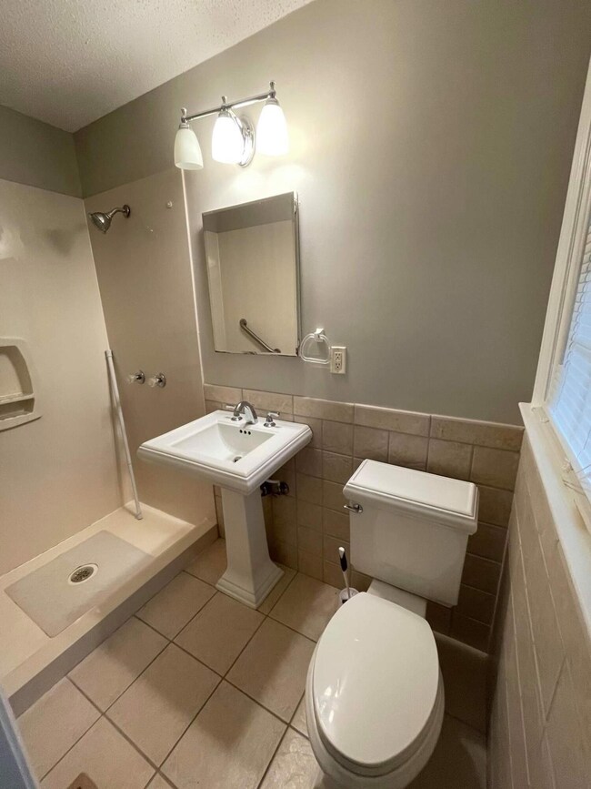 1124 Rodger Dr, Dalton, GA 30721 - photo 6