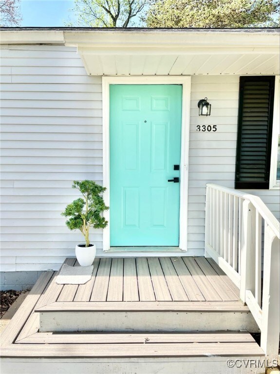 View of property entrance