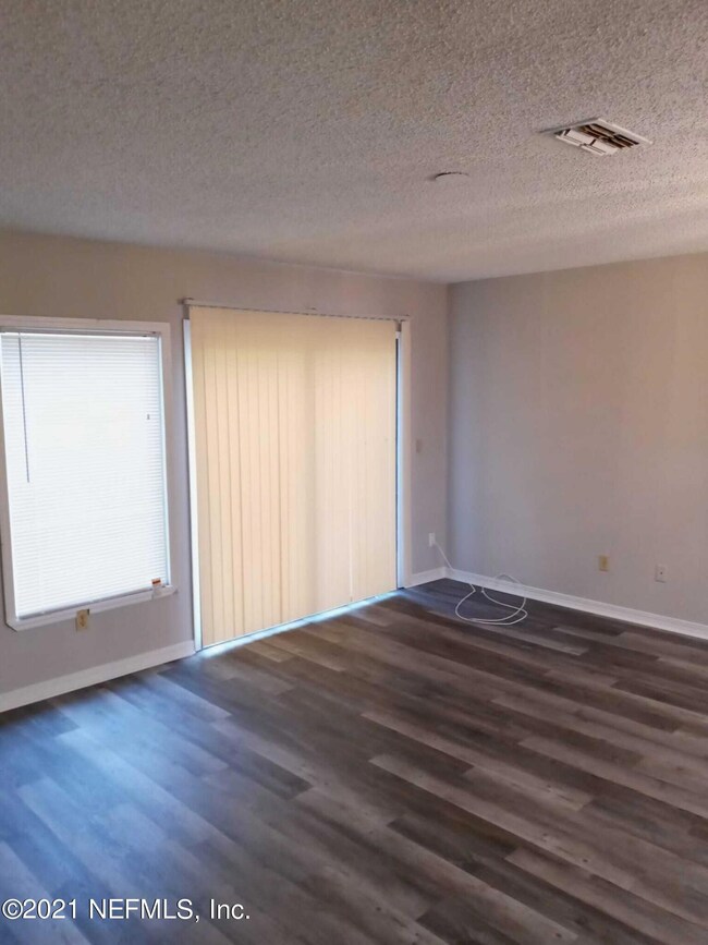 4516 Melissa Ct W, Jacksonville, FL 32210 - photo 7