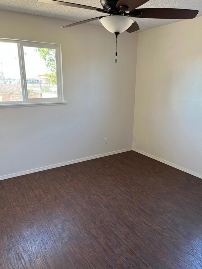 337 Gladys Ave, El Paso, TX 79915 - photo 3