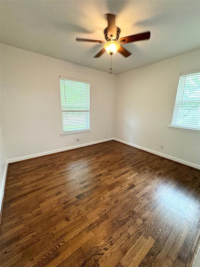 7234 Rutgers Dr, Dallas, TX 75214 - photo 3