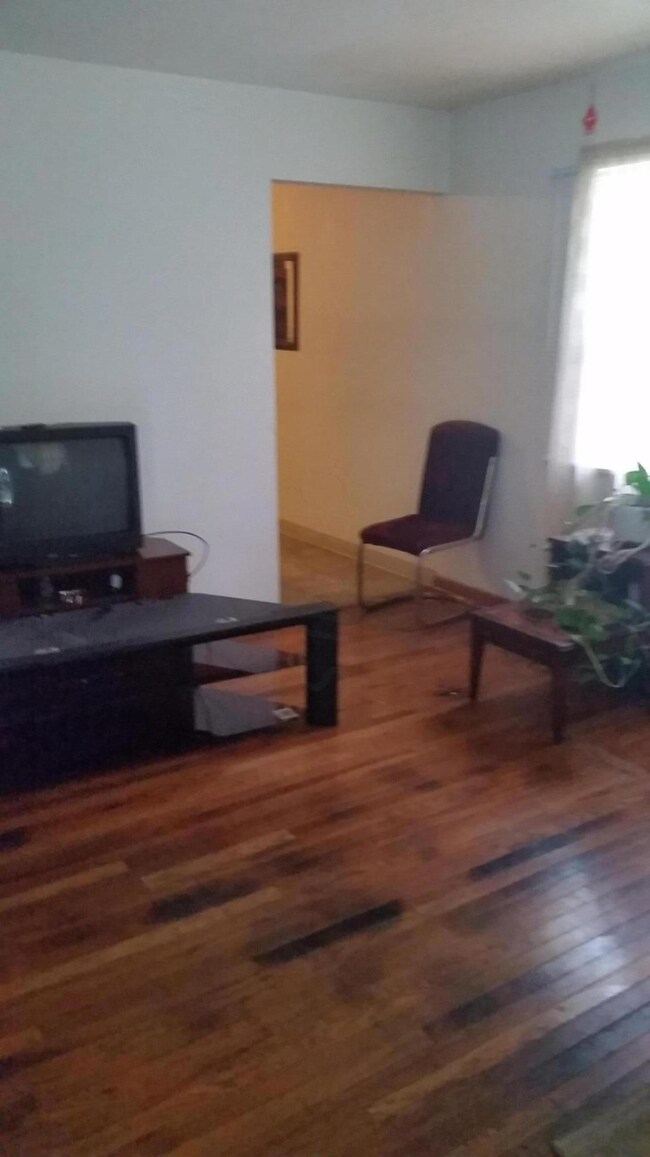 Living Room Unit 803