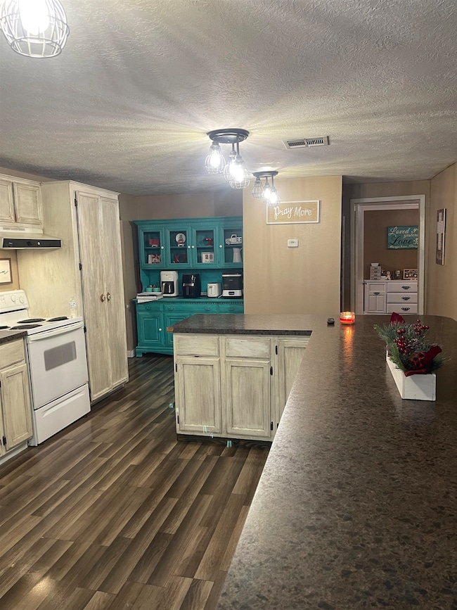 328 County Road 814 unit 328 County Road 814, Buna, TX 77612 - photo 6