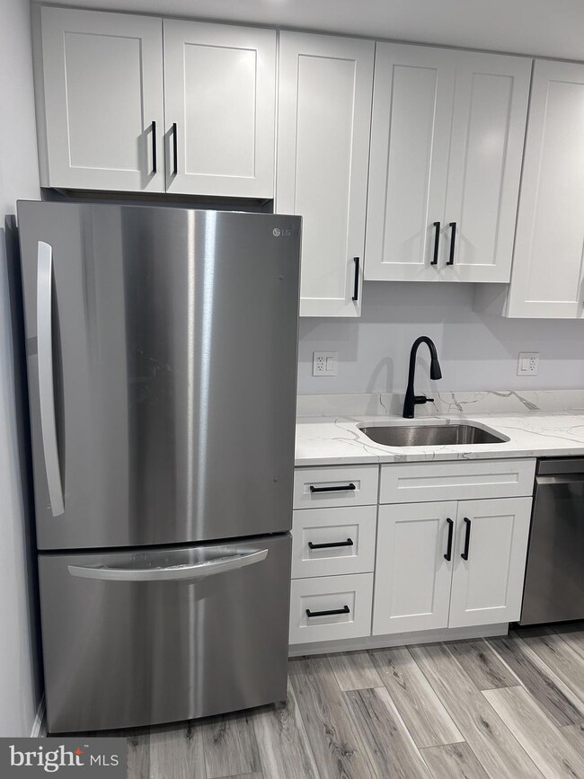 Fairfax West Condos
Fairfax West Condos
107 unit 204, Fairfax, VA 22030 - photo 4