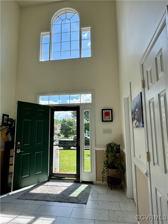 sneak peak of the grand 2 story foyer