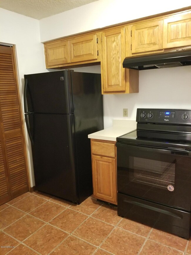 7674 Melissa Ct N, Jacksonville, FL 32210 - photo 6