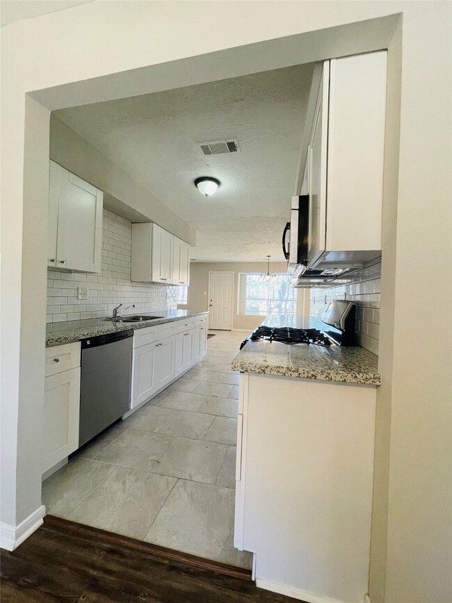 5234 Whittier Oaks Dr, Friendswood, TX 77546 - photo 3