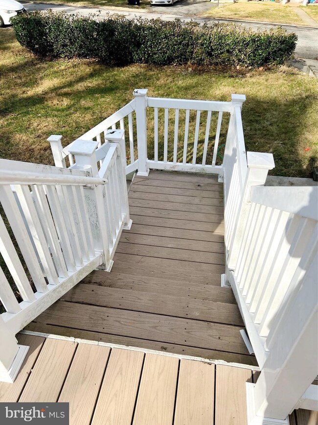 5601 Shawnee Dr, Oxon Hill, MD 20745 - photo 3