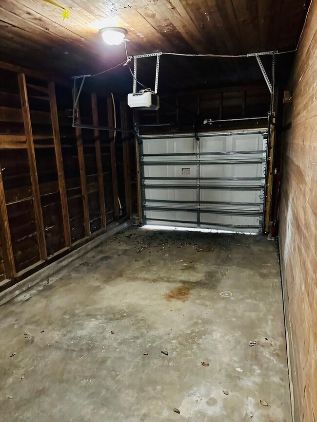 2508 Avenue C, Bay City, TX 77414 - photo 4