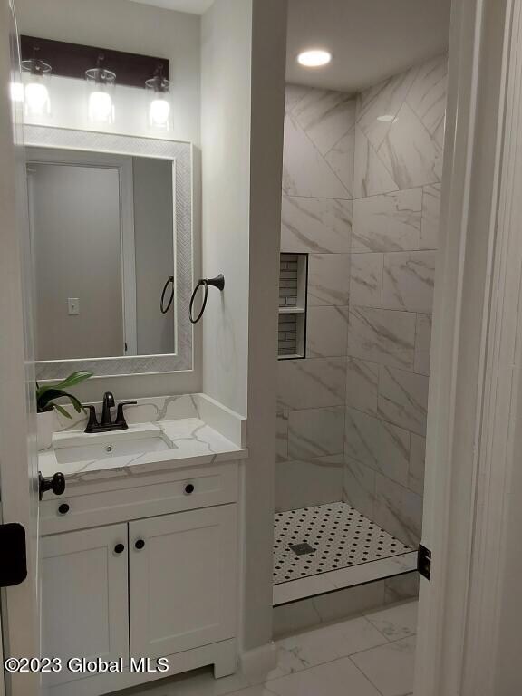 4312 Buckingham Dr, Schenectady, NY 12304 - photo 4