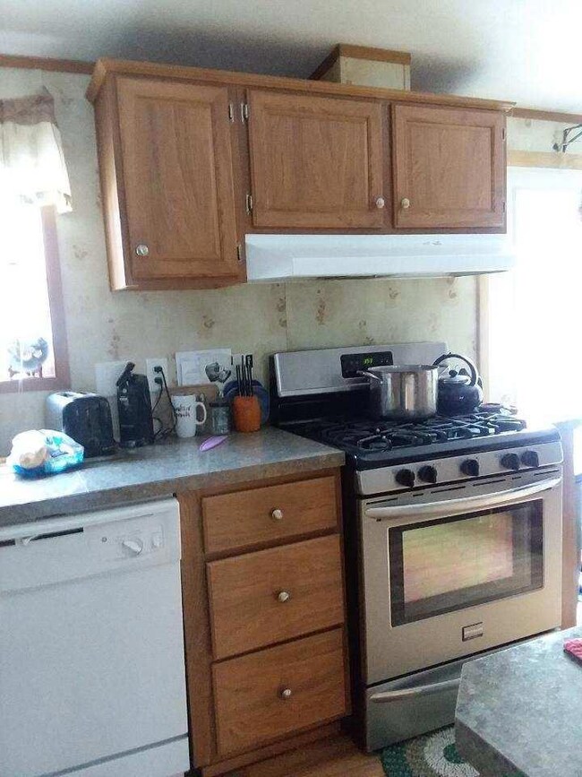 228 Robinson Hill Rd, Oxford, ME 04270 - photo 7