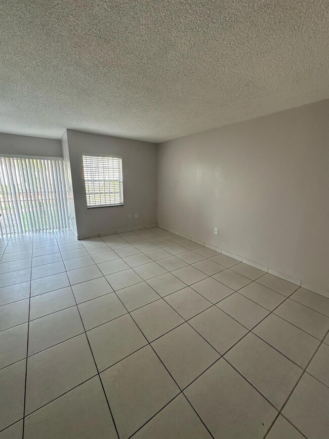 9331 SW 4th St unit 104B, Miami, FL 33174 - photo 5