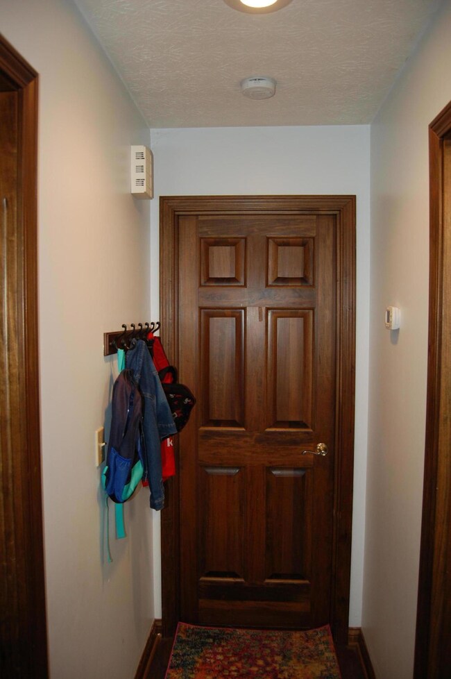 7618 Newton Ct, Louisville, KY 40228 - photo 6