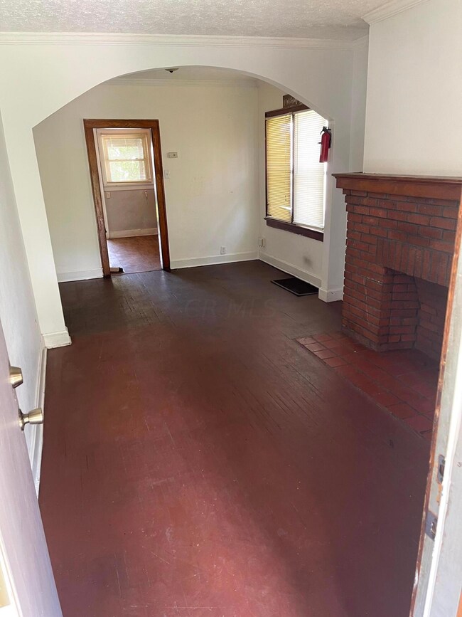 1372 Aberdeen Livingroom 2