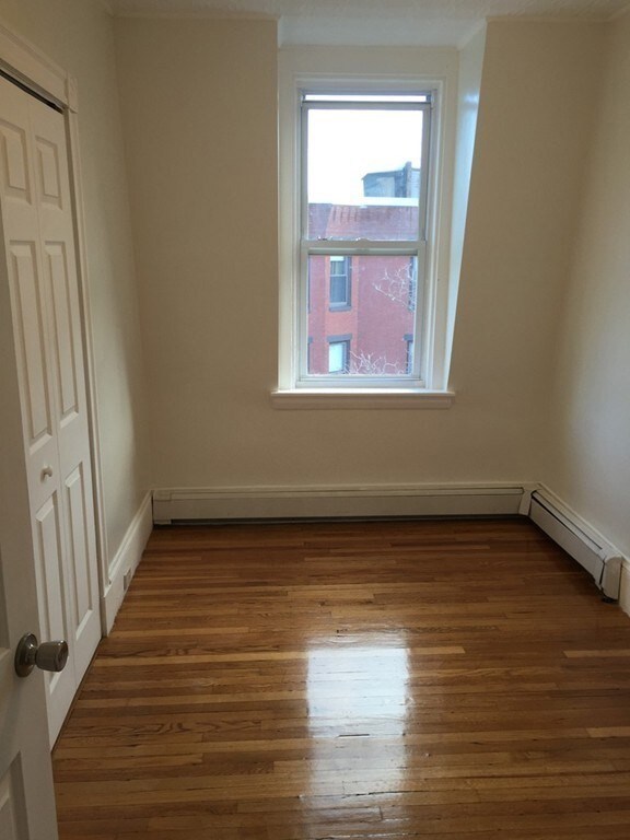 560 E 6th St unit 3, Boston, MA 02127 - photo 6