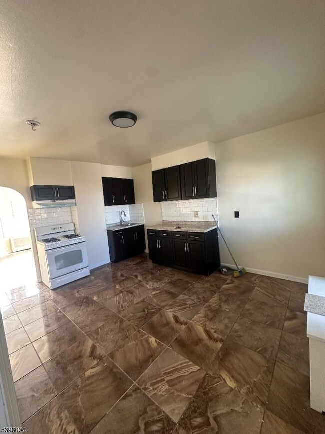 115 Danforth Ave unit 117, Paterson, NJ 07501 - photo 4