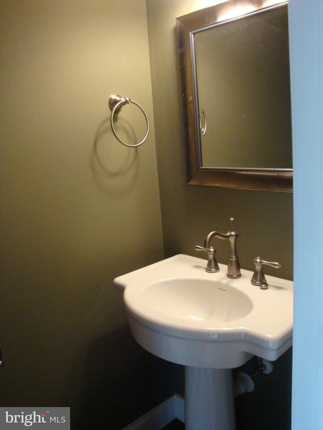 23305 Lakeview Dr unit 25, California, MD 20619 - photo 7