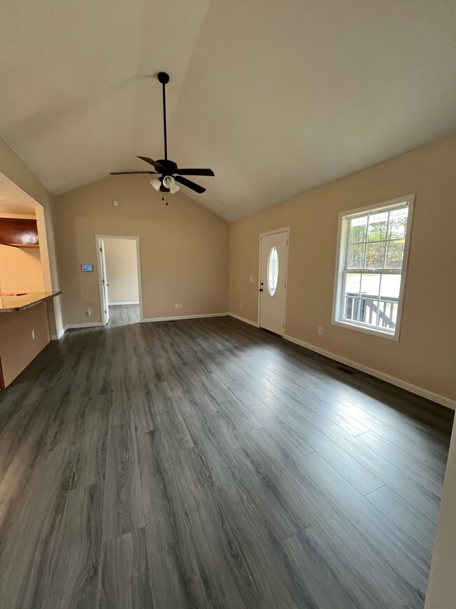 119 Glover Ln, Shelbyville, TN 37160 - photo 2