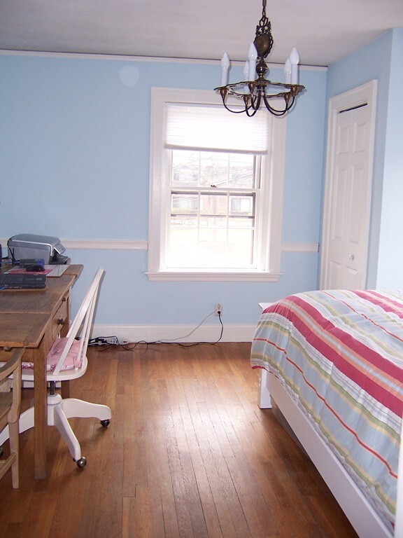 566 Auburn St unit 3, Auburndale, MA 02466 - photo 4
