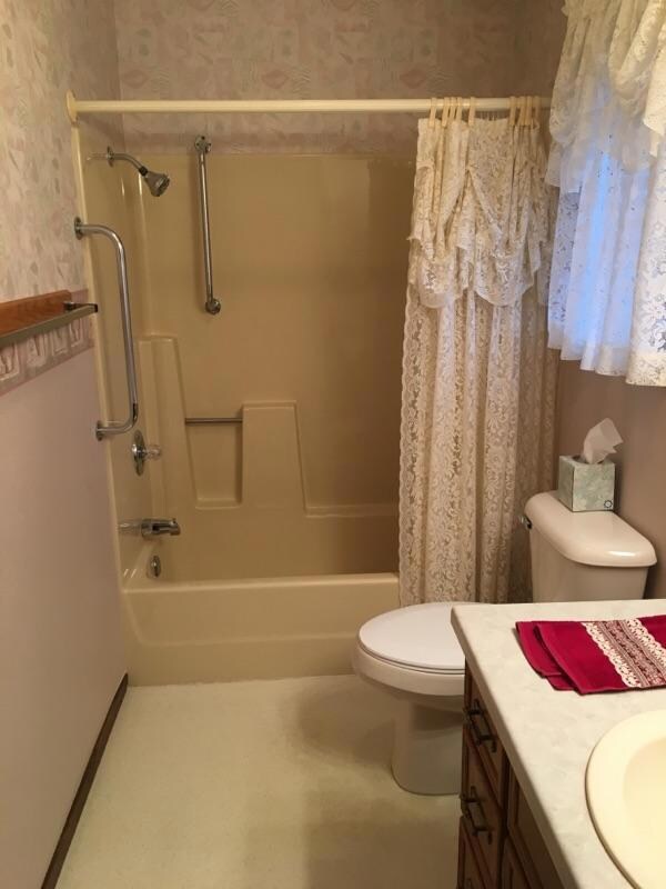 MAIN BATH<|><|>