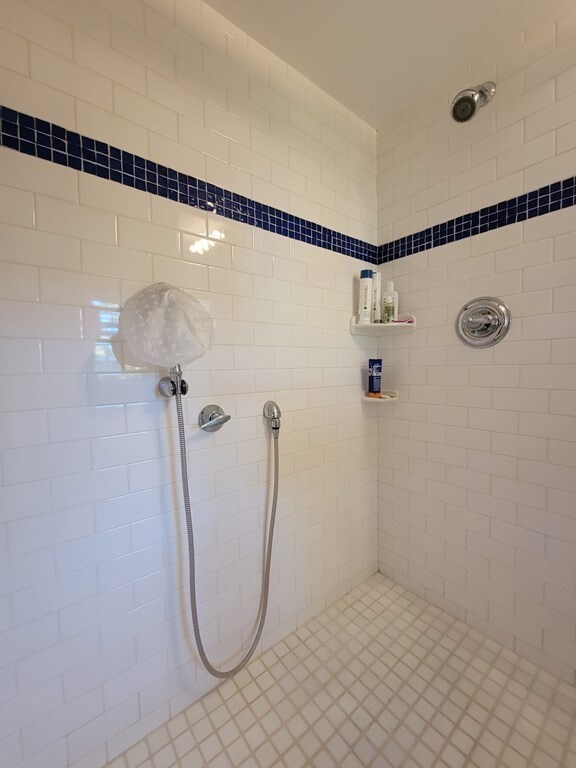 33 Weybridge Ln unit Studio, Brookline, MA 02445 - photo 6
