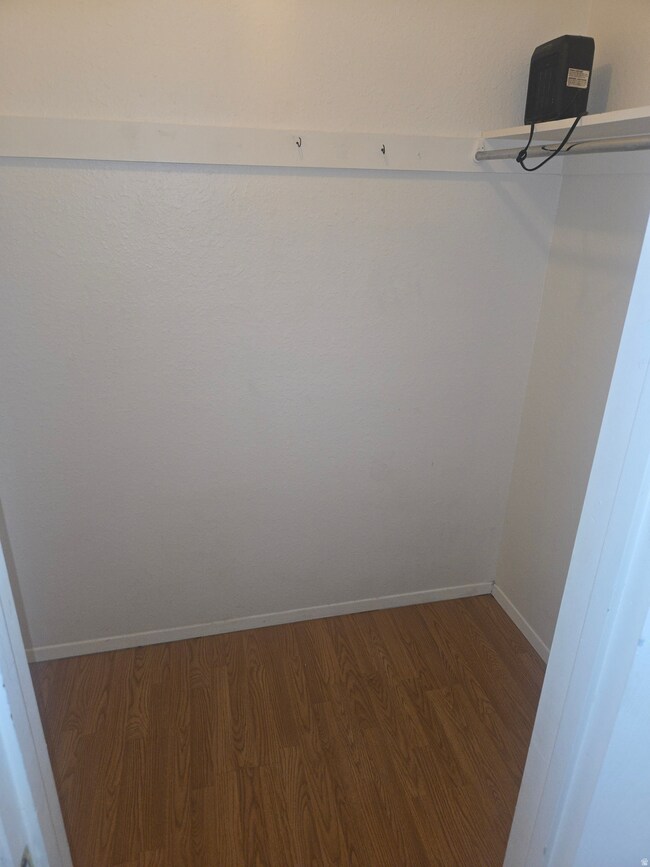 731 S 300 E unit G 310, Salt Lake City, UT 84111 - photo 7