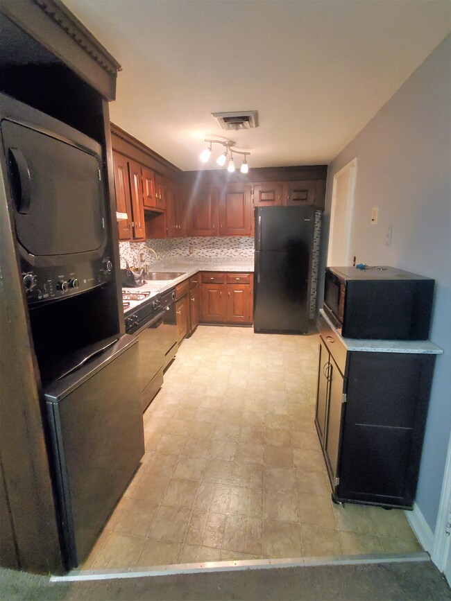 148 Cannongate III unit 148, Nashua, NH 03063 - photo 5