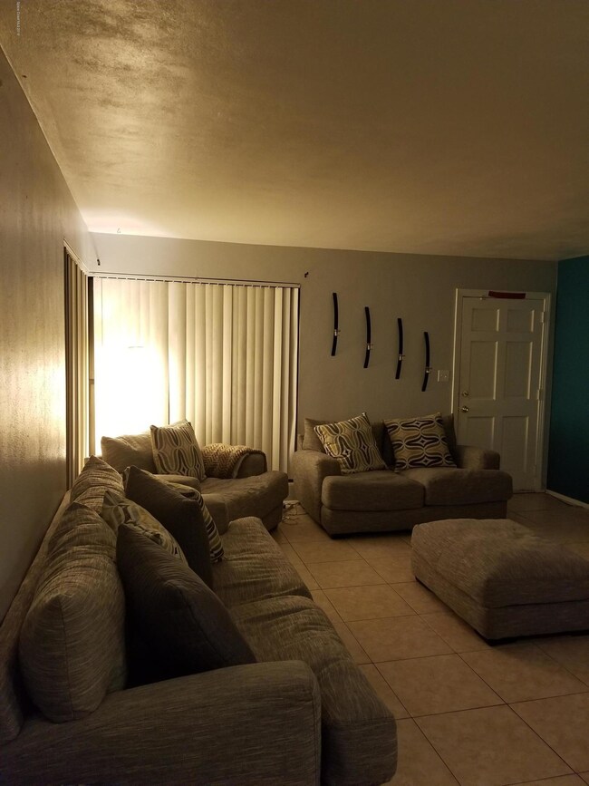 1043 Myrtle Ln, Cocoa, FL 32922 - photo 3