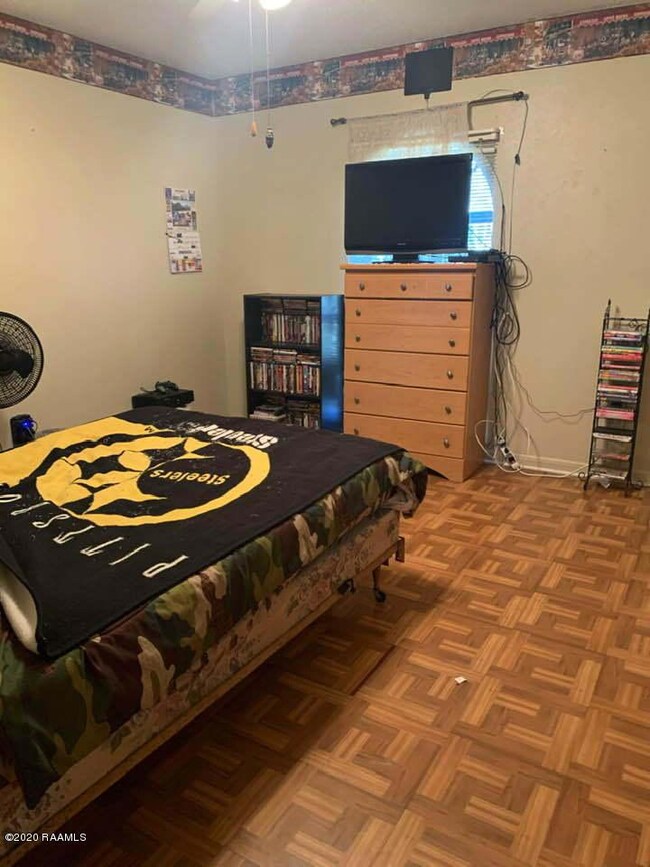 1011 Stephen st 6
