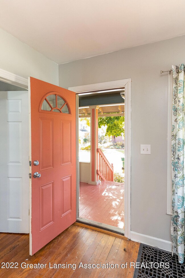 418 W Kilborn St, Lansing, MI 48906 - photo 4