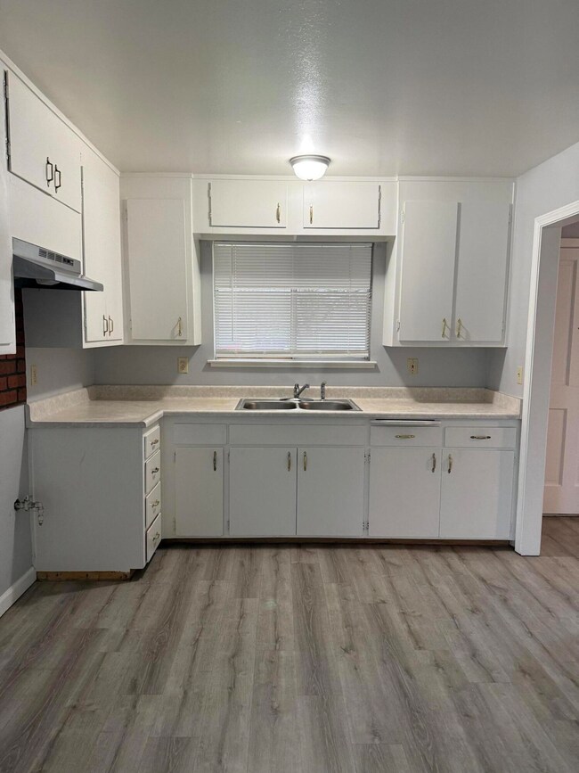 4620 Enchanted Way, Redding, CA 96001 - photo 5