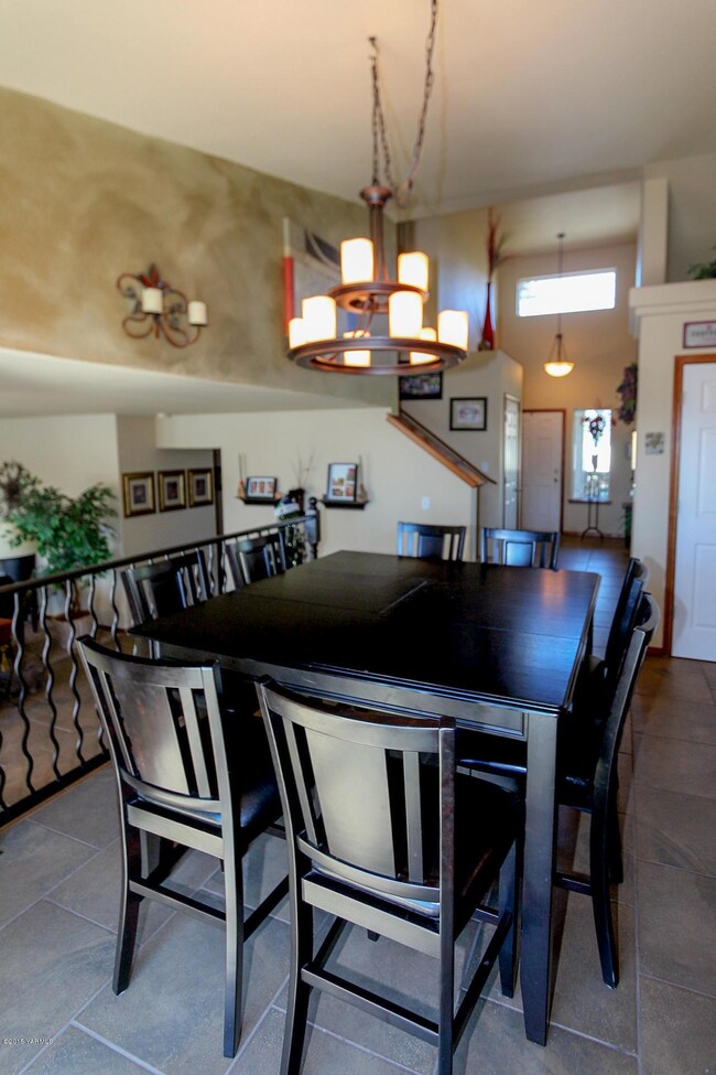 Dining Room Open to Kitchen