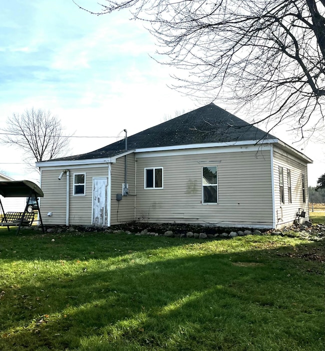 420 W 1st St, Trufant, MI 49347 - photo 4