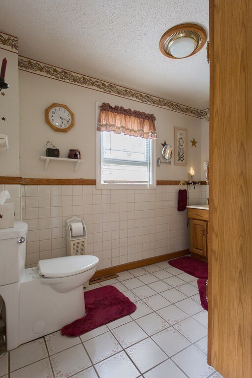 39 West St, West Brookfield, MA 01585 - photo 7