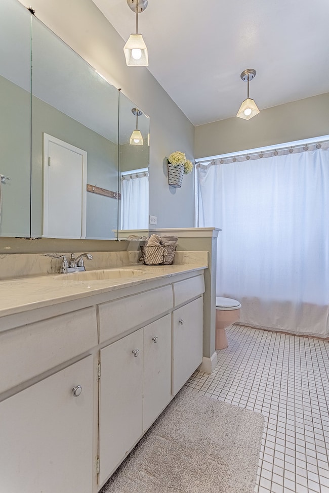 3N450 Crown Rd, Elmhurst, IL 60126 - photo 5