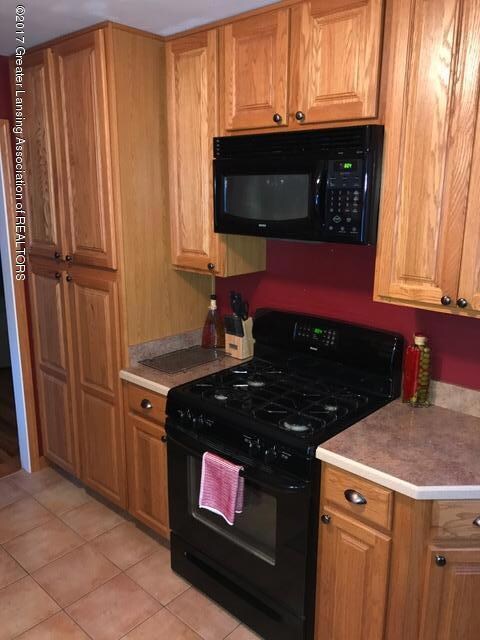 828 Andrus Ave, Lansing, MI 48917 - photo 3