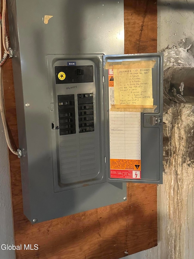 100 Clizbe Ave, Amsterdam, NY 12010 - photo 2