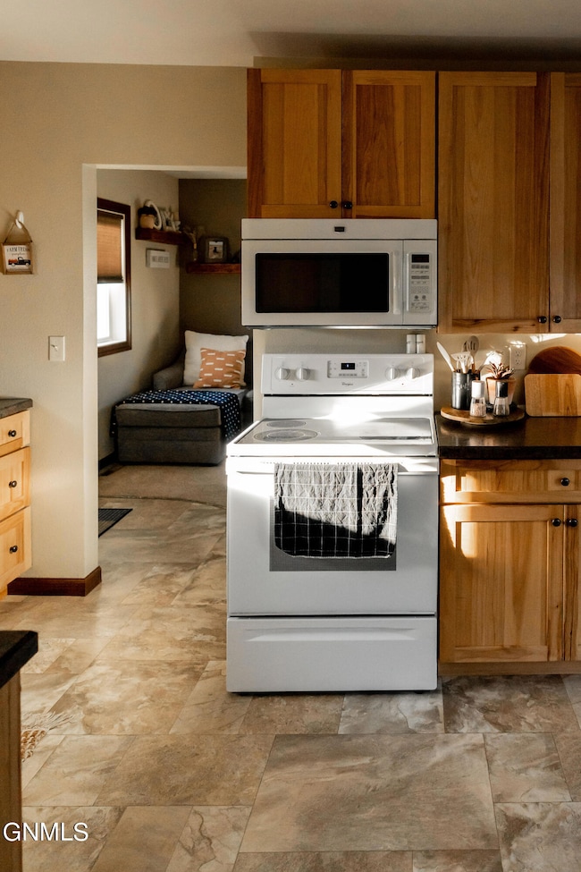 614 3rd Ave NW, Jamestown, ND 58401 - photo 7