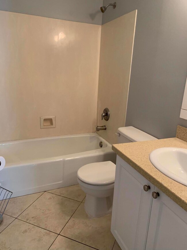 2007 Oleander Blvd unit B, Fort Pierce, FL 34950 - photo 4