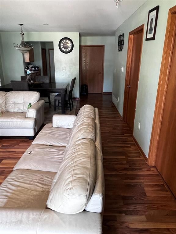 827 G Ave NW, Cedar Rapids, IA 52405 - photo 5