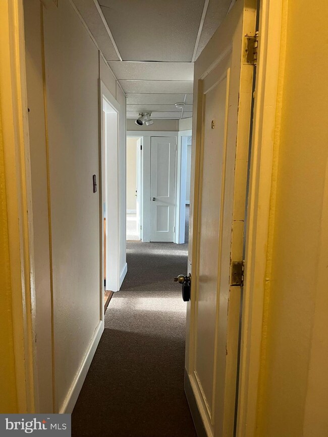 34 W Broad St, Reading, PA 19607 - photo 5