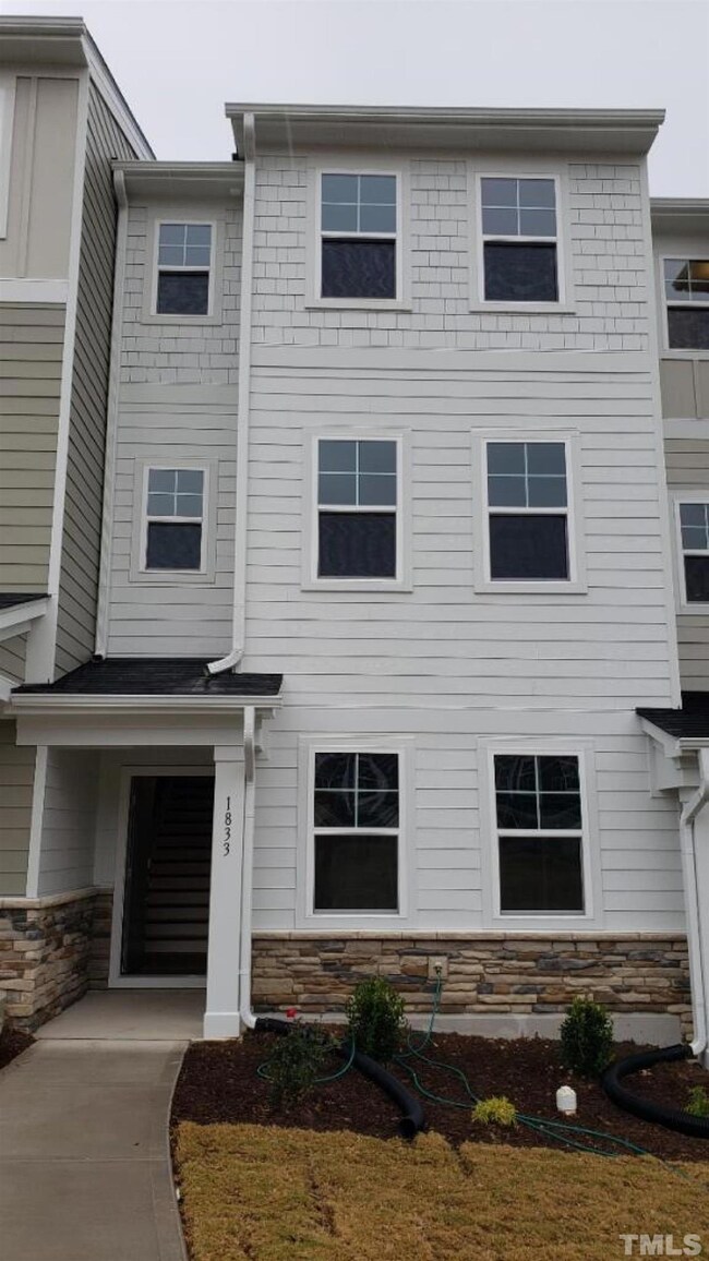 1833 Joscara Bend unit 1833, Apex, NC 27502 - photo 2