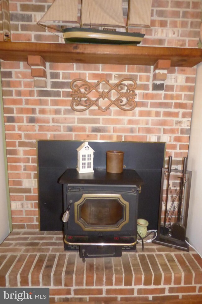 10400 Chesterwood Dr, Spotsylvania, VA 22553 - photo 6