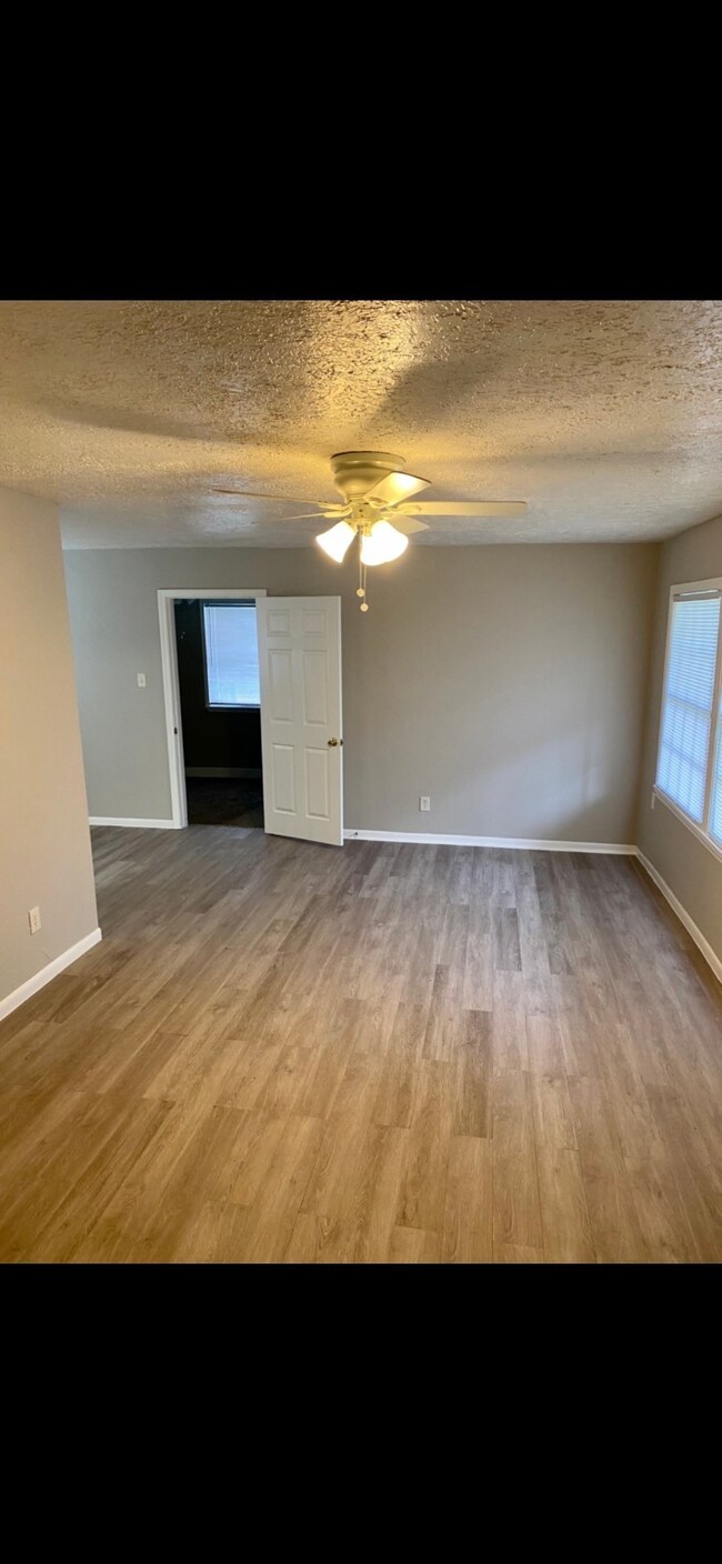 7404 Stanwick Dr, Houston, TX 77087 - photo 5