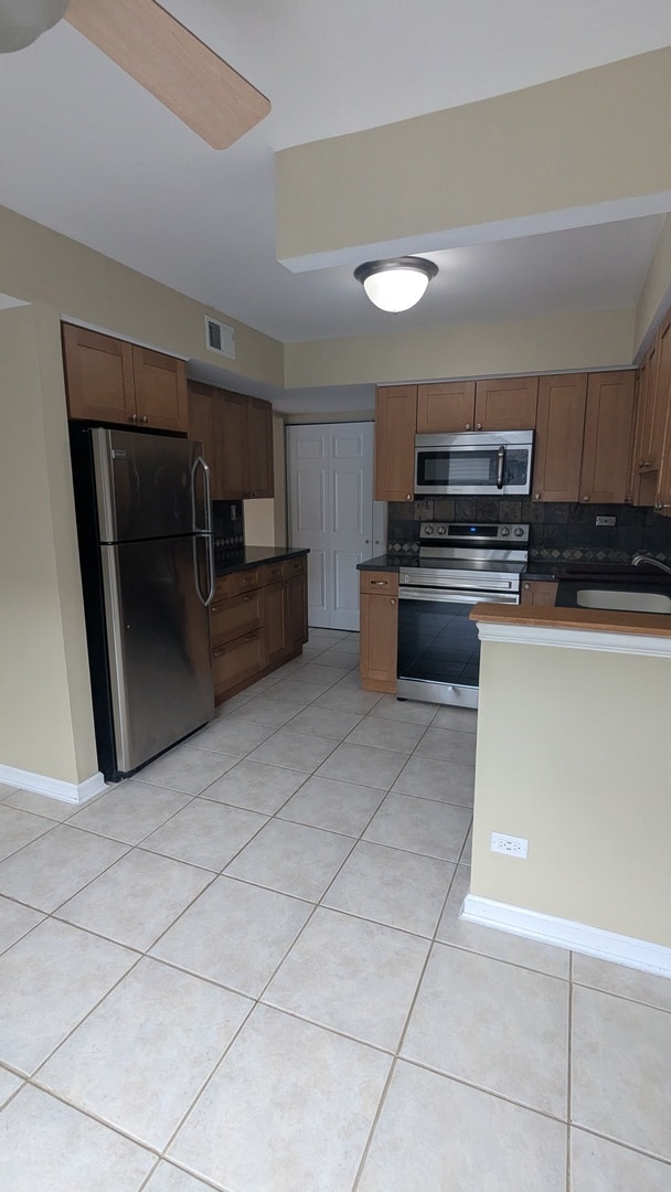 2233 Flower Ct unit 128, Schaumburg, IL 60194 - photo 4