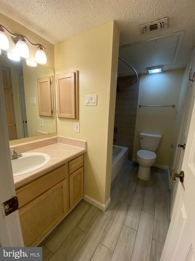 1524 Lincoln Way unit 229, McLean, VA 22102 - photo 4