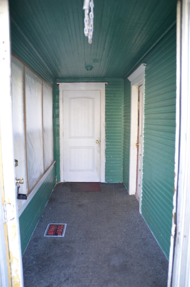 1022 Monroe St, Elkhart, IN 46516 - photo 4