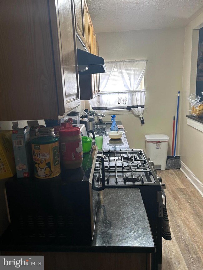 7034 Radbourne Rd, Upper Darby, PA 19082 - photo 6