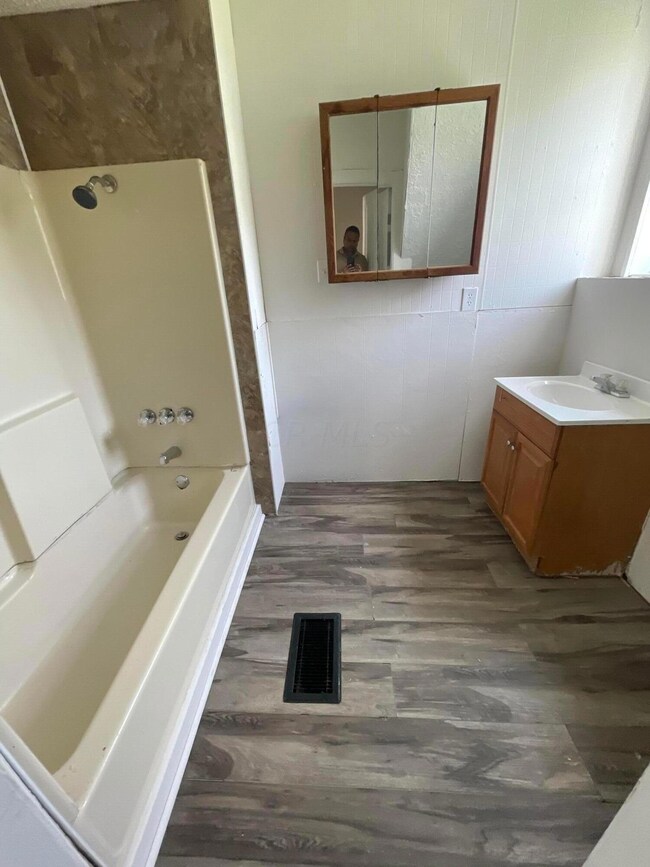 213 Blaine Ave, Marion, OH 43302 - photo 4